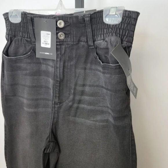 Fashion Nova High Waist Paperbag Mom Jeans - Picture 2 of 5